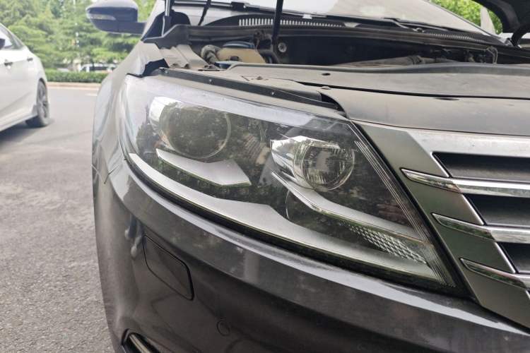 Used Volkswagen FAW-Volkswagen CC 2013 1.8TSI Prestige Model Right Front Headlight