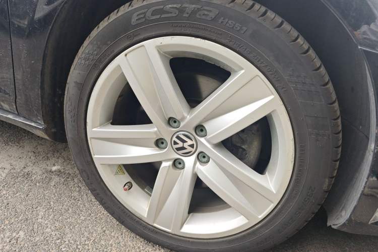 Used Volkswagen FAW-Volkswagen CC 2013 1.8TSI Prestige Model Right Front Wheel Hub