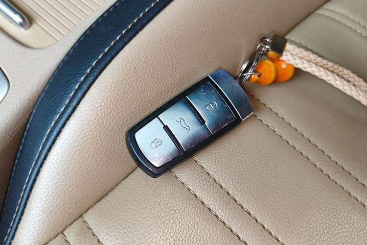 Used Volkswagen FAW-Volkswagen CC 2013 1.8TSI Prestige Model Vehicle Key