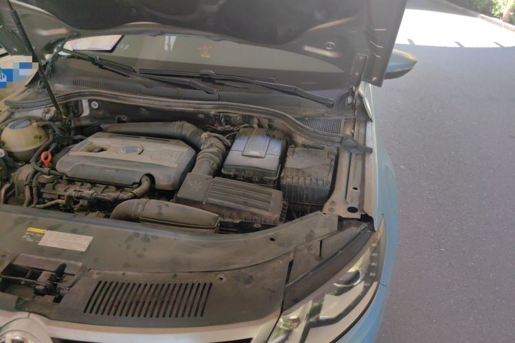 Used Volkswagen FAW-Volkswagen CC 2013 2.0 TSI Luxury Model Engine Bay Left