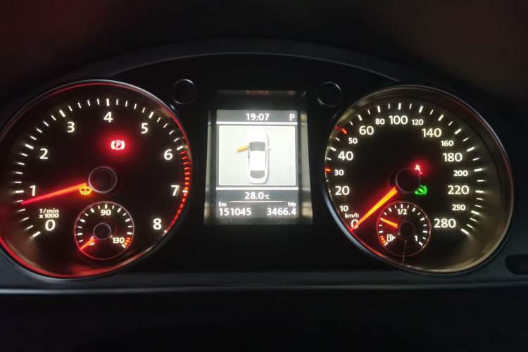 Used Volkswagen FAW-Volkswagen CC 2013 1.8TSI Luxury Model Instrument Cluster