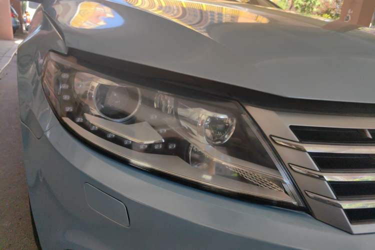 Used Volkswagen FAW-Volkswagen CC 2013 2.0 TSI Luxury Model Right Front Headlight