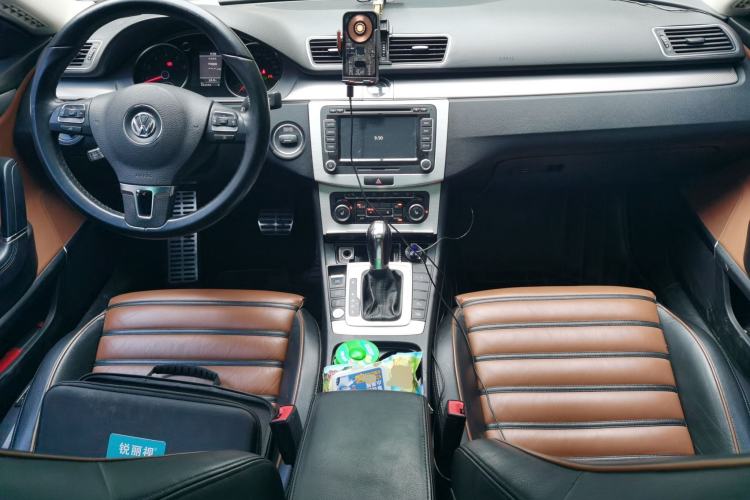 Used Volkswagen FAW-Volkswagen CC 2013 3.0 FSI V6 Center Console