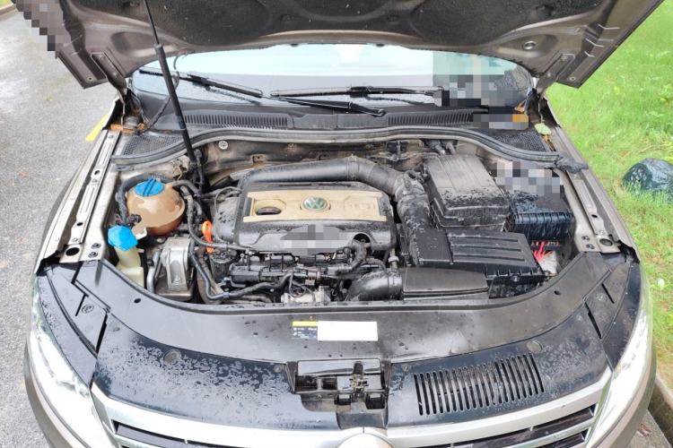 Used Volkswagen FAW-Volkswagen CC 2013 1.8TSI Luxury Model Engine Bay