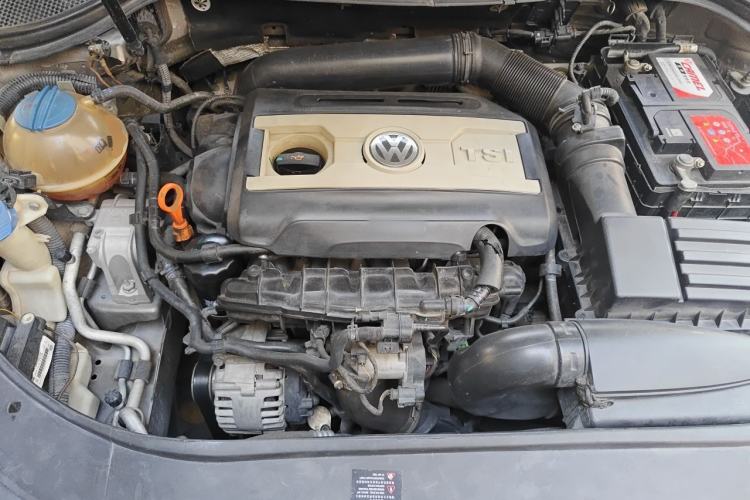 Used Volkswagen FAW-Volkswagen CC 2013 2.0 TSI Luxury Model Engine Bay