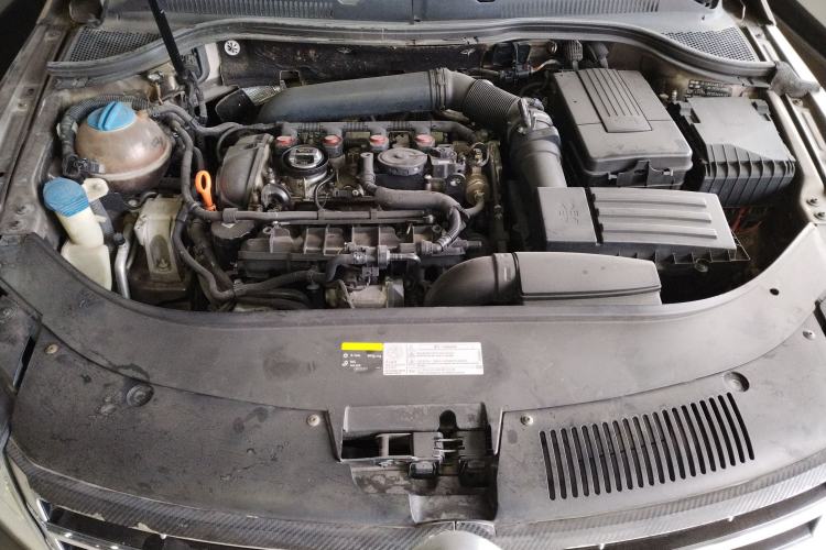 Used Volkswagen FAW-Volkswagen CC 2013 2.0 TSI Luxury Model Engine Bay