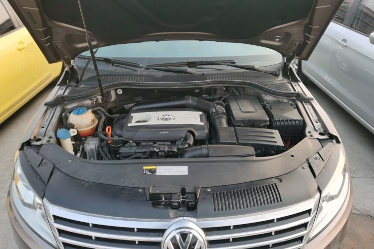 Used Volkswagen FAW-Volkswagen CC 2013 1.8TSI Prestige Model Engine Bay