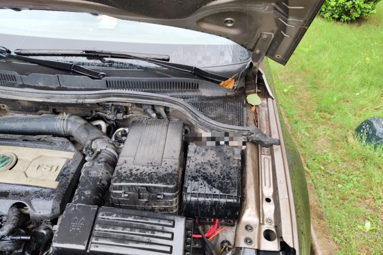 Used Volkswagen FAW-Volkswagen CC 2013 1.8TSI Luxury Model Engine Bay Left