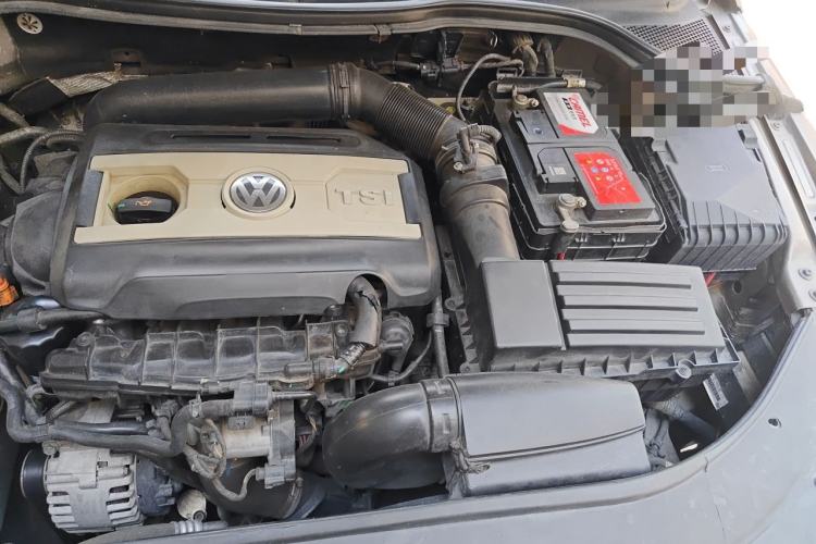 Used Volkswagen FAW-Volkswagen CC 2013 2.0 TSI Luxury Model Engine Bay Left