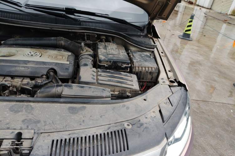 Used Volkswagen FAW-Volkswagen CC 2013 1.8TSI Luxury Model Engine Bay Left