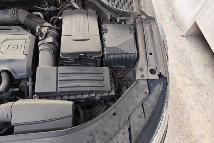 Used Volkswagen FAW-Volkswagen CC 2013 2.0 TSI Luxury Model Engine Bay Left