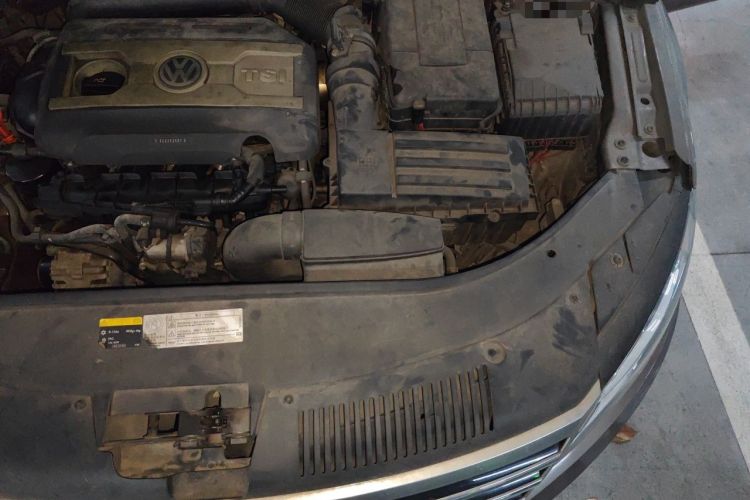 Used Volkswagen FAW-Volkswagen CC 2013 1.8TSI Prestige Model Engine Bay Left