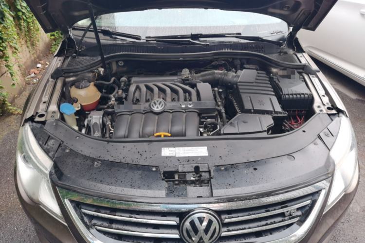 Used Volkswagen FAW-Volkswagen CC 2013 3.0 FSI V6 Engine Bay