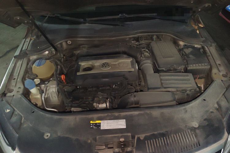 Used Volkswagen FAW-Volkswagen CC 2013 1.8TSI Luxury Model Engine Bay