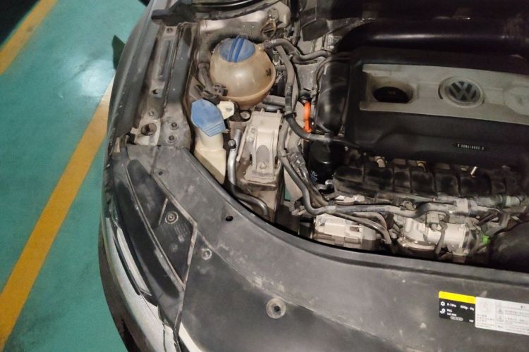 Used Volkswagen FAW-Volkswagen CC 2013 2.0 TSI Ultimate Model Engine Bay Right
