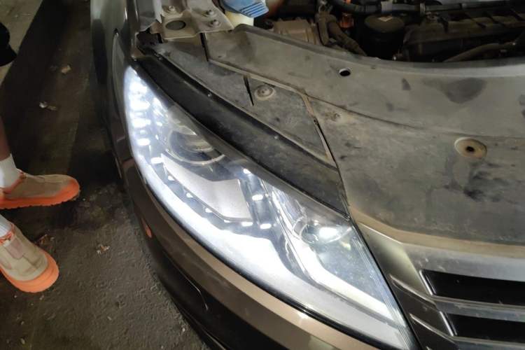 Used Volkswagen FAW-Volkswagen CC 2013 1.8TSI Prestige Model Engine Bay Right