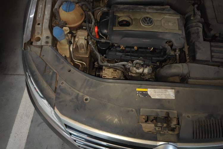 Used Volkswagen FAW-Volkswagen CC 2013 1.8TSI Prestige Model Engine Bay Right