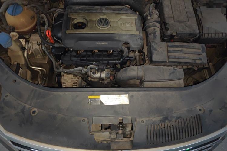 Used Volkswagen FAW-Volkswagen CC 2013 1.8TSI Prestige Model Engine Bay
