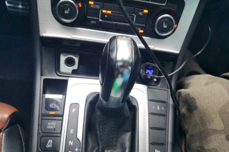 Used Volkswagen FAW-Volkswagen CC 2013 3.0 FSI V6 Gear Lever