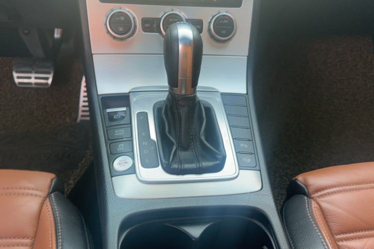 Used Volkswagen FAW-Volkswagen CC 2013 1.8TSI Luxury Model Gear Lever
