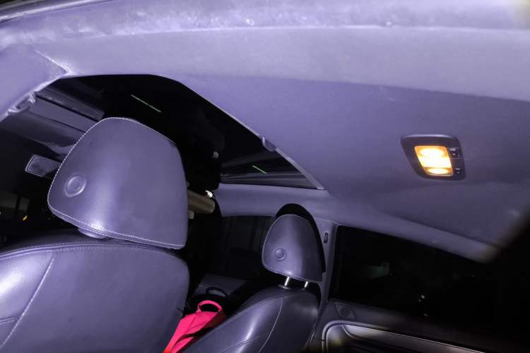 Used Volkswagen FAW-Volkswagen CC 2013 1.8TSI Luxury Model Headliner