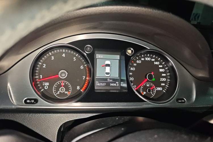 Used Volkswagen FAW-Volkswagen CC 2013 1.8TSI Luxury Model Instrument Cluster