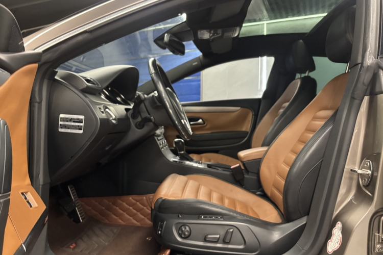 Used Volkswagen FAW-Volkswagen CC 2013 2.0 TSI Ultimate Model Interior 12