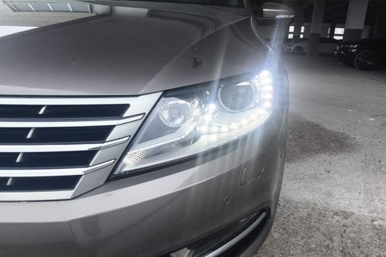 Used Volkswagen FAW-Volkswagen CC 2013 1.8TSI Luxury Model Left Front Headlight