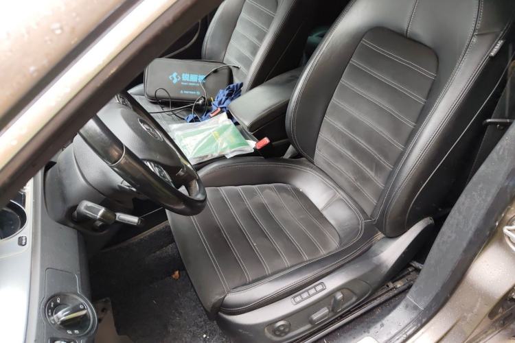 Used Volkswagen FAW-Volkswagen CC 2013 1.8TSI Luxury Model Left Front Seat