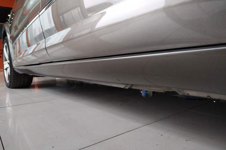 Used Volkswagen FAW-Volkswagen CC 2013 2.0 TSI Luxury Model Left Side Sill