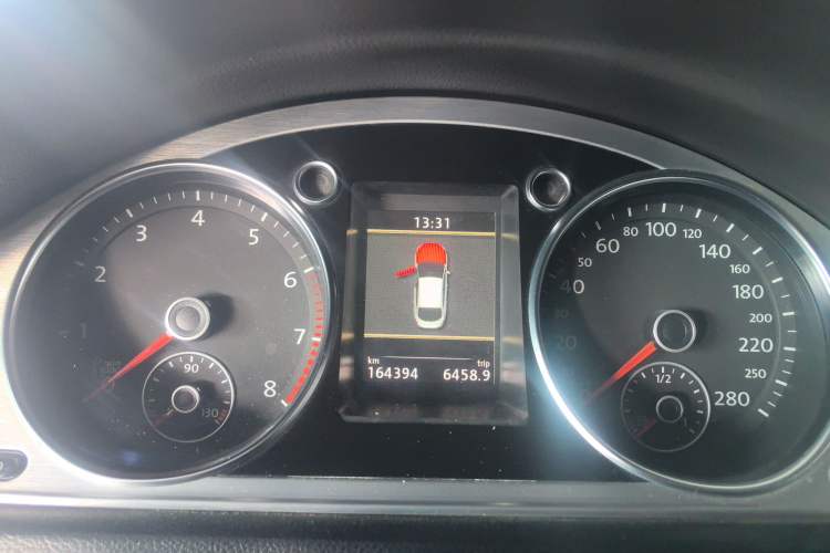 Used Volkswagen FAW-Volkswagen CC 2013 2.0 TSI Luxury Model Odometer Close Up