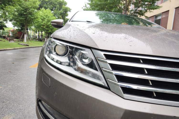 Used Volkswagen FAW-Volkswagen CC 2013 1.8TSI Luxury Model Right Front Headlight