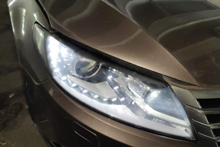 Used Volkswagen FAW-Volkswagen CC 2013 1.8TSI Prestige Model Right Front Headlight