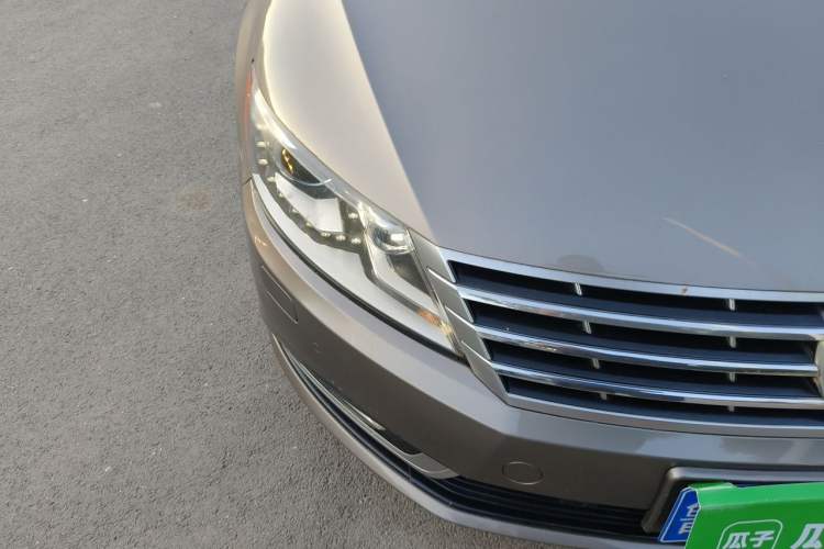 Used Volkswagen FAW-Volkswagen CC 2013 1.8TSI Prestige Model Right Front Headlight