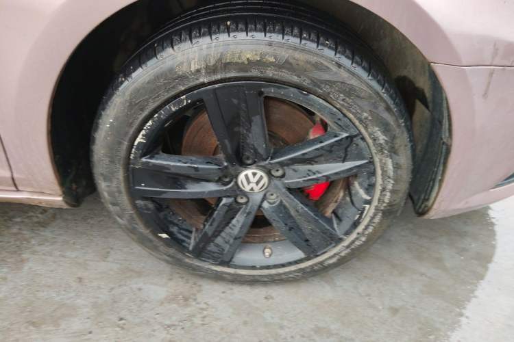 Used Volkswagen FAW-Volkswagen CC 2013 1.8TSI Luxury Model Right Front Wheel Hub