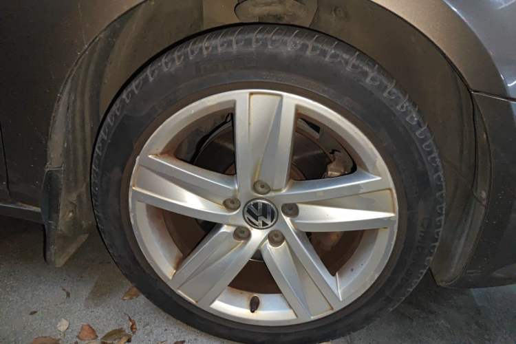 Used Volkswagen FAW-Volkswagen CC 2013 1.8TSI Prestige Model Right Front Wheel Hub