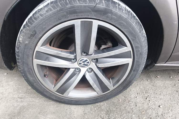 Used Volkswagen FAW-Volkswagen CC 2013 1.8TSI Luxury Model Right Rear Wheel Hub