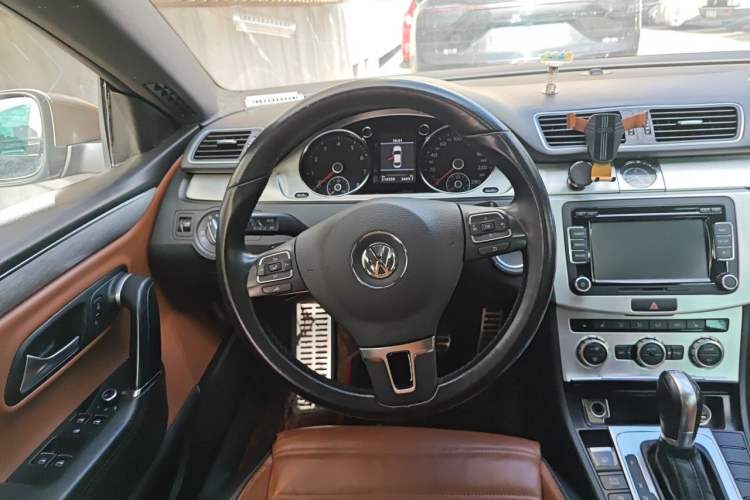Used Volkswagen FAW-Volkswagen CC 2013 2.0 TSI Luxury Model Steering Wheel