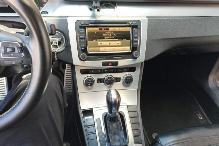 Used Volkswagen FAW-Volkswagen CC 2013 1.8TSI Prestige Model Audio And AC Panel