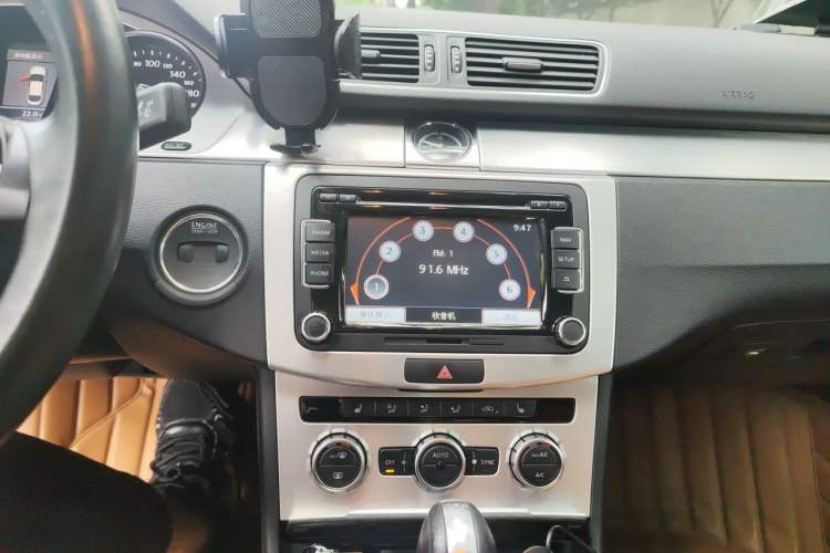 Used Volkswagen FAW-Volkswagen CC 2013 2.0 TSI Luxury Model Audio And AC Panel
