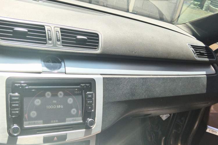 Used Volkswagen FAW-Volkswagen CC 2013 2.0 TSI Ultimate Model Audio And AC Panel