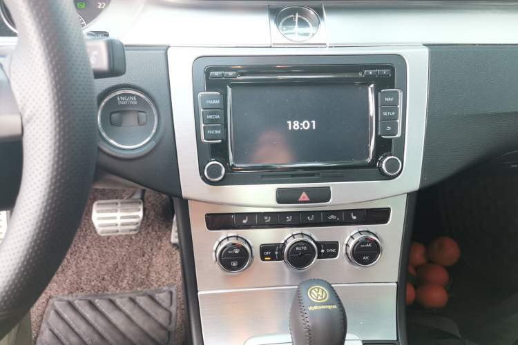Used Volkswagen FAW-Volkswagen CC 2013 2.0 TSI Luxury Model Audio And AC Panel