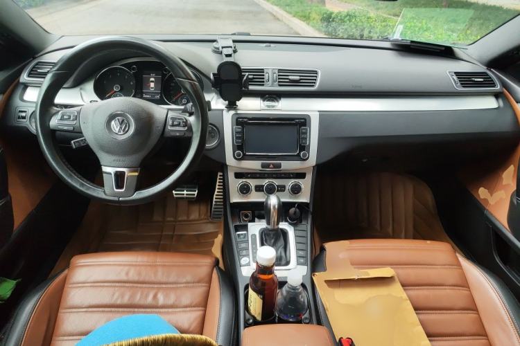 Used Volkswagen FAW-Volkswagen CC 2013 2.0 TSI Luxury Model Center Console