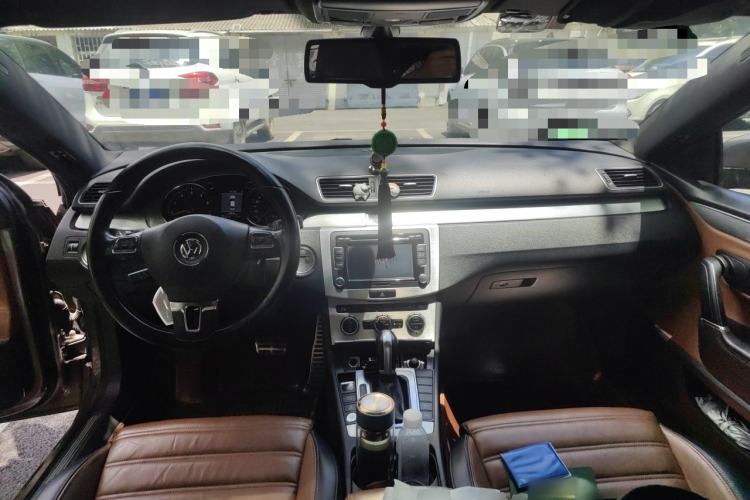 Used Volkswagen FAW-Volkswagen CC 2013 2.0 TSI Luxury Model Center Console