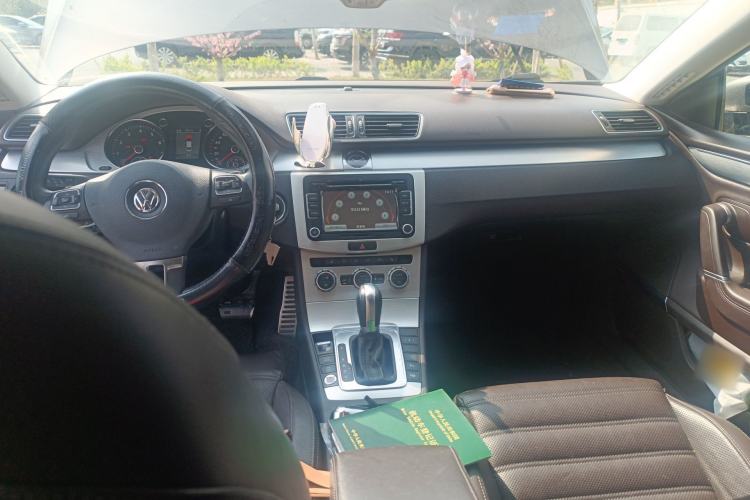 Used Volkswagen FAW-Volkswagen CC 2013 2.0 TSI Ultimate Model Center Console
