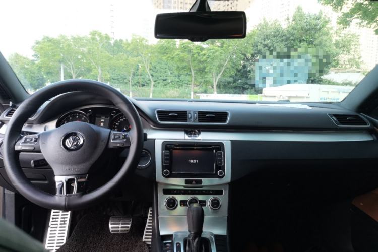 Used Volkswagen FAW-Volkswagen CC 2013 2.0 TSI Luxury Model Center Console