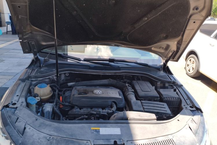 Used Volkswagen FAW-Volkswagen CC 2013 1.8TSI Prestige Model Engine Bay