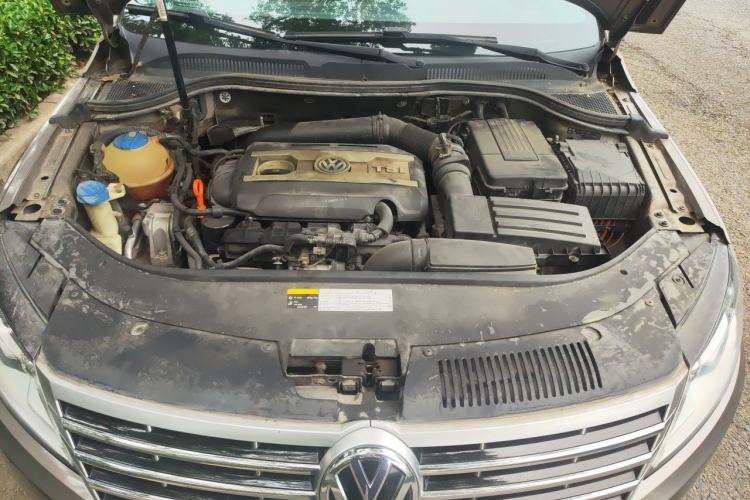Used Volkswagen FAW-Volkswagen CC 2013 2.0 TSI Luxury Model Engine Bay