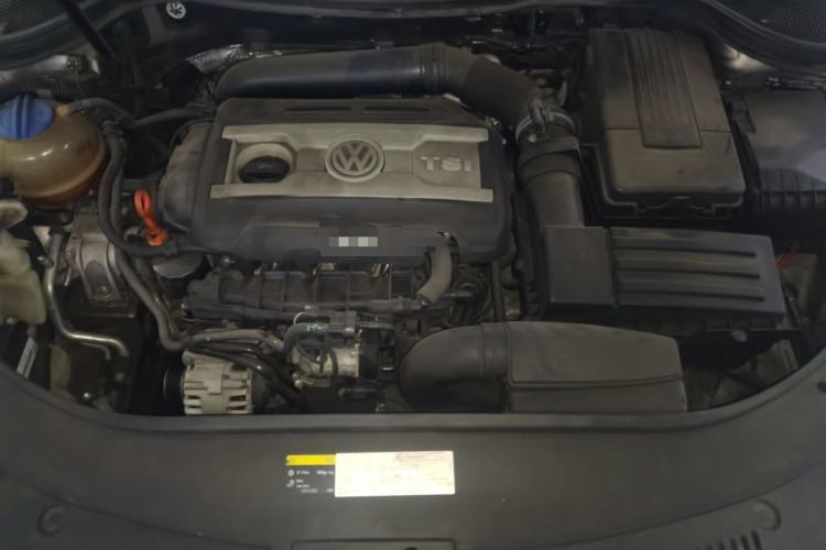 Used Volkswagen FAW-Volkswagen CC 2013 2.0 TSI Luxury Model Engine Bay
