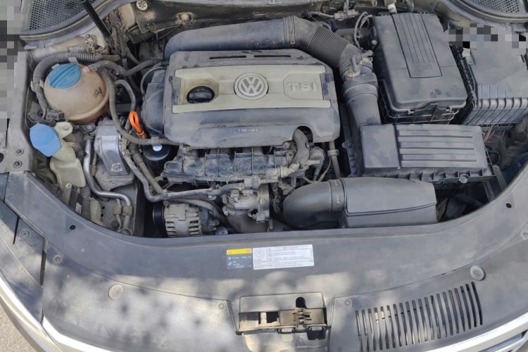 Used Volkswagen FAW-Volkswagen CC 2013 2.0 TSI Luxury Model Engine Bay